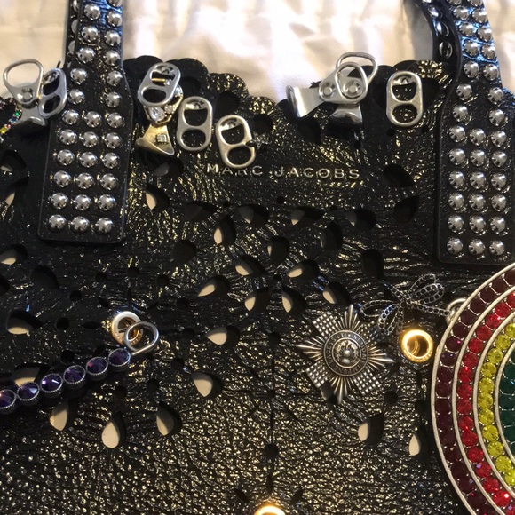 BNWT Marc Jacobs laser cut tote.🦄❤️🖤 - Picture 3 of 8